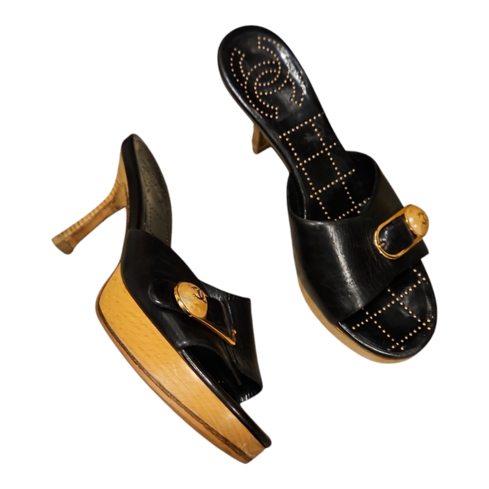 Chanel Size 36 (US 6) Black Leather Open Toe Wooden Platform Heeled Sandals